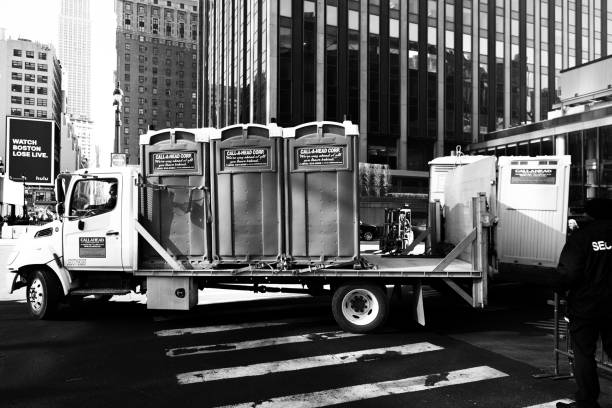 Best Portable restroom trailer rental  in Geneva, IL